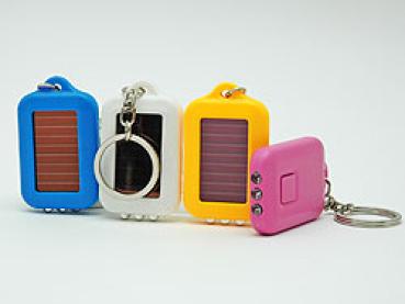 Schlüsselanhänger mit Solarlicht, ca. 5x3,5cm,farb.sort - Sonderposten -